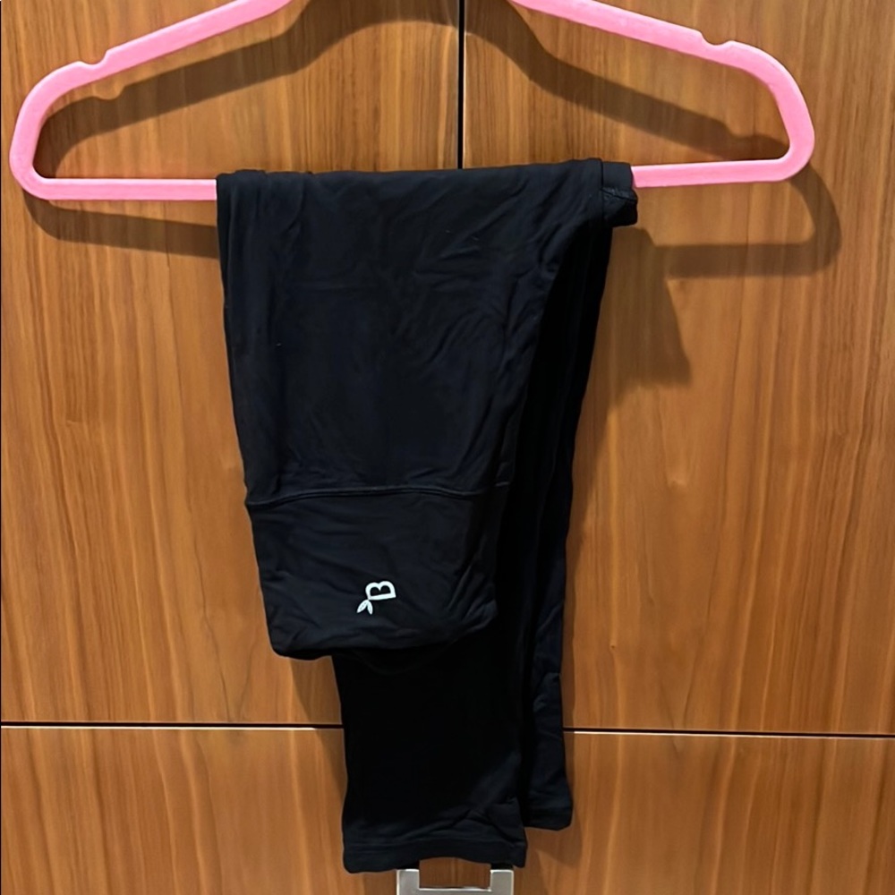Black capri leggings